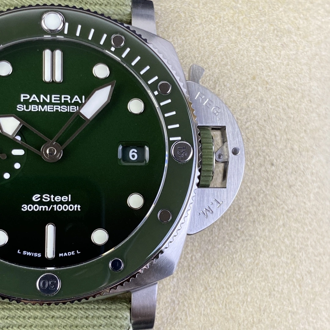 CBD Factory Panerai Submersible QuarantaQuattro 44mm Gradient Green Dial (PAM01287) 1:1 Super Clone – DDP.900 Movement WaterResistant 390